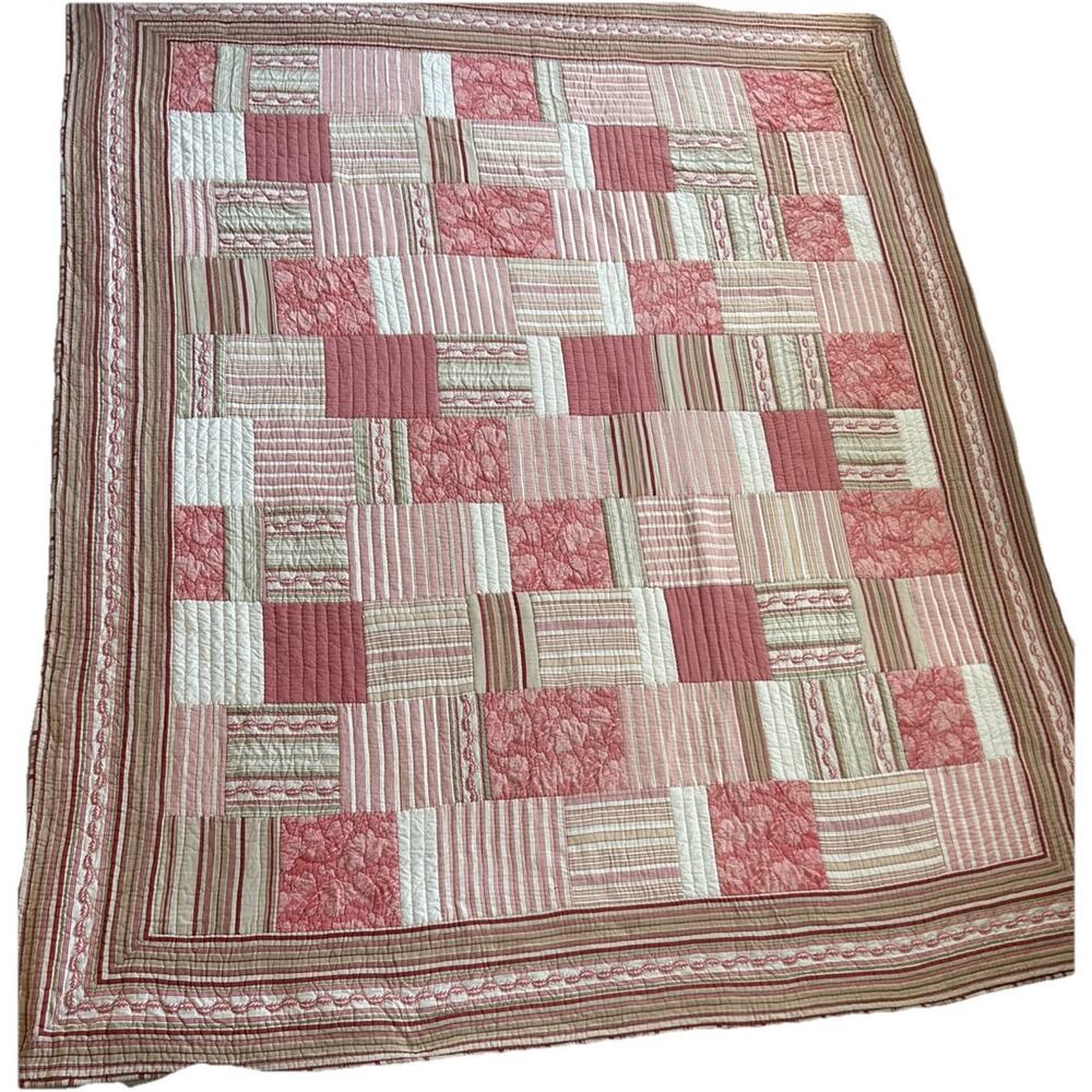Pottery Barn Reversi Quilt King 108x92 Red & Cream patchwork Very Nice